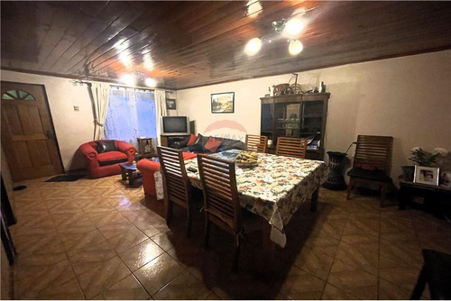 Casa En Pasaje Tanqui, Comuna De San Joaquín