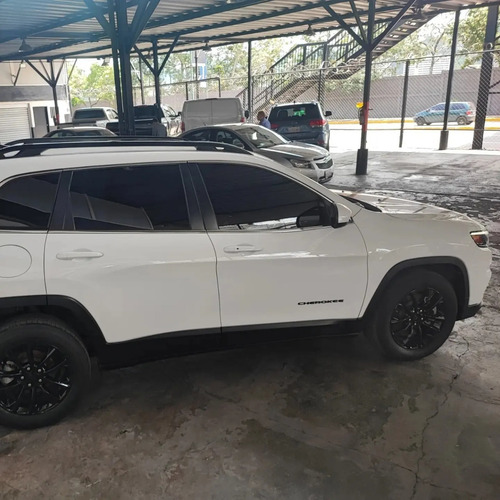 Imagen 5 de 9 de Jeep Cherokee