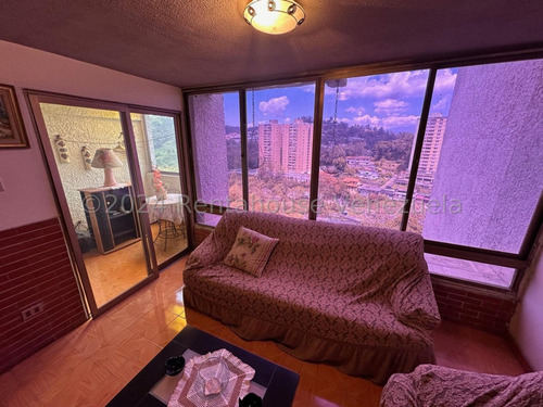 Cómodo Dúplex Con Clima De Montaña Y Amplios Espacios San Antonio De Los Altos, Rosalito. Mo 24-23428