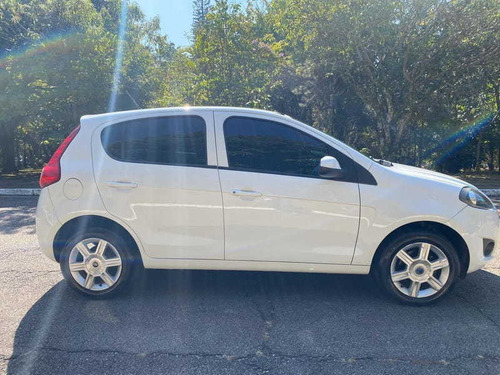 Imagem 6 de 15 de Fiat Palio Essence 1.6 Mpi 4p. Flex - 2014