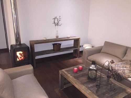Broker- Casa Pucon Orilla Lago- Condominio Seguro - 1 -