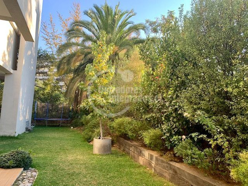 Espectacular Duplex En Vitacura ,magnificas Areas Verdes