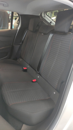 Imagen 5 de 12 de Peugeot 208 Active