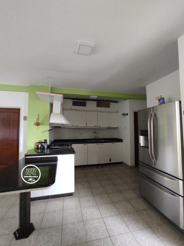 Imagen 7 de 14 de Res. Bounaventura Amplio Apartamento En Venta