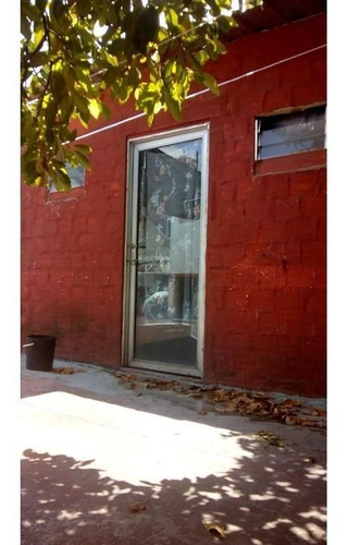 Imagen 2 de 10 de Casa Sobre Lote Propio 8.66x28 Con Deposito - Con Renta