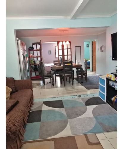 Hogares Gestión Inmobiliaria, Vende Solida Casa De 3d1b - Me
