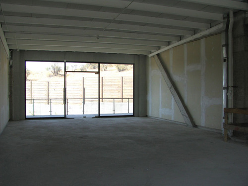 Arriendo Local Comercial 117,49 M2, Strip Center, La Dehesa