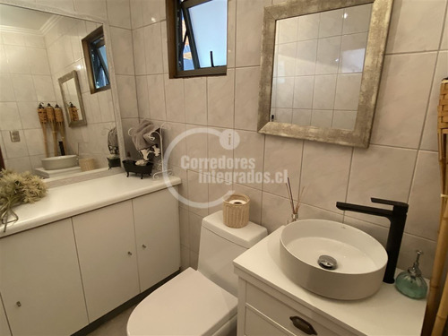 Casa En Venta De 4 Dorm. En Lo Barnechea - El Arrayán