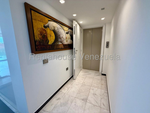 Exclusiva Residencia, Con Pozo, Bello Apartamento, Amoblado. 25-23915
