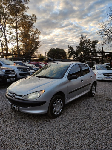 Imagen 5 de 9 de Peugeot 206 2011 1.4 Active 75cv