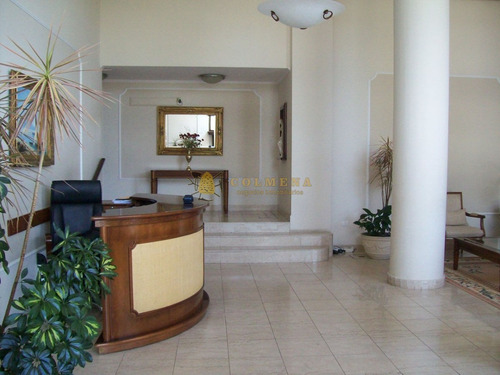 Apartamento En Excelente Ubicación - Ref: 4030