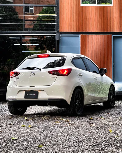 Mazda 2 Grand Touring LX B2+