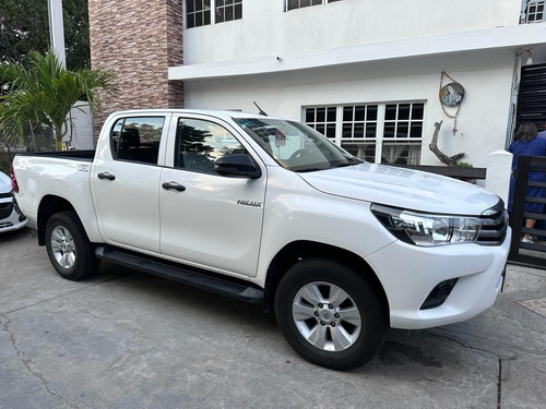 Toyota Hilux 2.7 Cabina Doble Mt