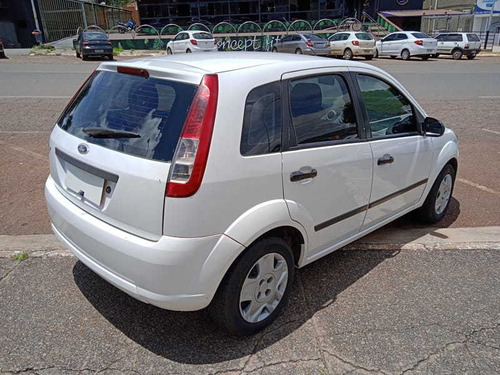 Imagem 2 de 9 de Ford Fiesta 1.0 8v Flex 5p 2011
