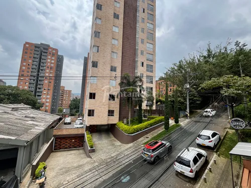 Apartamento En Venta En Loma De Los Parra. Cod V775671