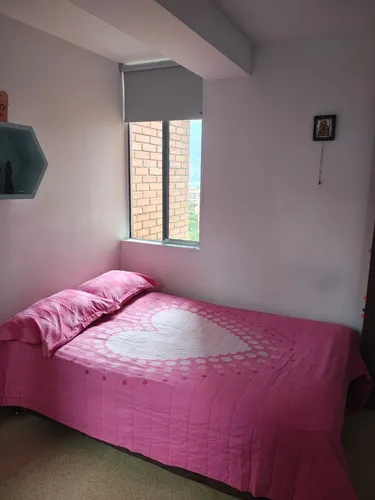 Vendo Apartamento Parte Baja De La Loma De Los Bernal Con Espectacular Vista
