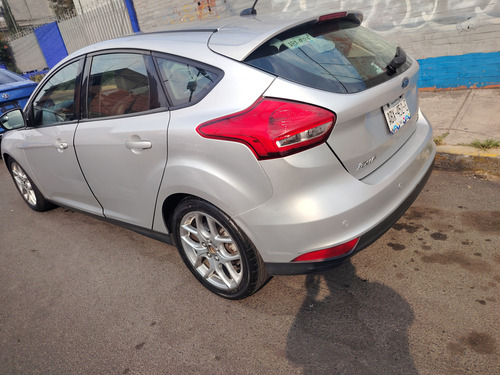 Ford Focus 2.0 Se Luxury Ta Mt