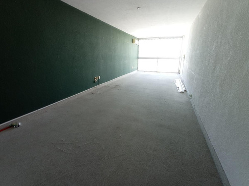 Imagen 3 de 5 de Apartamento -monoambiente En Ciudad Vieja, Prox Plaza Zabala!! Metraje: 39 M2