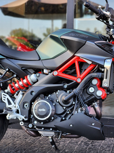 Imagen 4 de 25 de Aprilia Shiver 900cc Italiano 95 Cv Impecable Estado Mp
