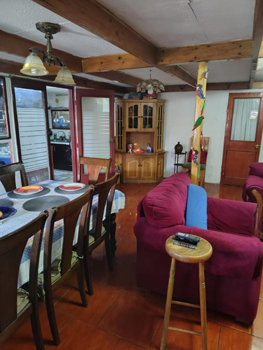 Casa En Venta - Amplia Y Completamente Funcional - Barrio Tr