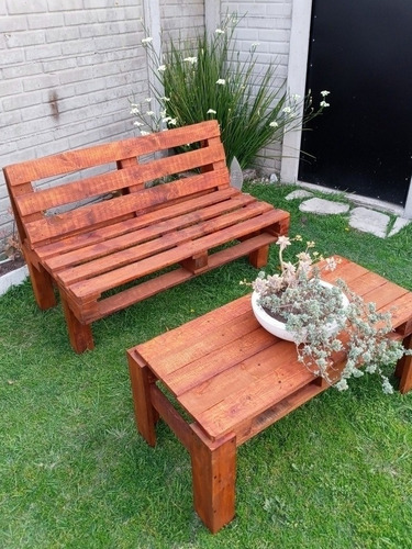 Sillón De Dos Cuerpos + Mesa De Palet Reciclando