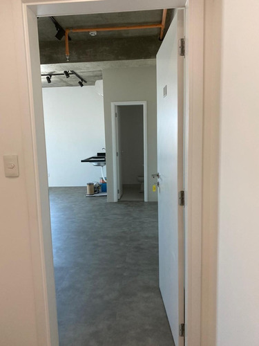 Imagem 11 de 12 de Sala Comercial A 50 Metros Do Metro Sao Joaquim, Pacote R$ 3.500,00 - L-1582