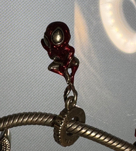 Charm Colgante Spiderman De Marvel Color Plata (Usado)