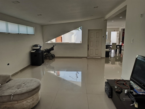 Imagen 16 de 30 de Casa En Venta En Urb. El Trigal Valencia Cod: Lemc-463
