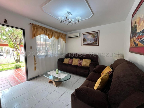Juan Carlos González. Renta House Carabobo Vende Casa Res. San Jose 7 Urb. Prebo 2 Valencia Mls #25-18081 Rah/jcg.
