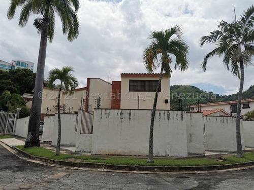 Casa En Venta En Las Chimeneas Decoracion Clasica Buen Gusto Zona Privilegiada Valencia Carabobo Mmmp