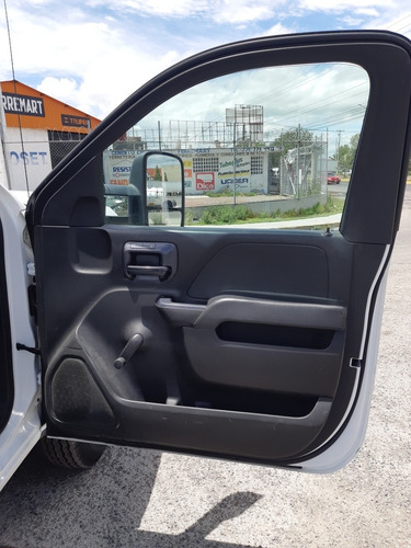 Imagen 11 de 11 de Chevrolet Silverado 2016 6.0 3500 Chasis Cabina Wt Mt
