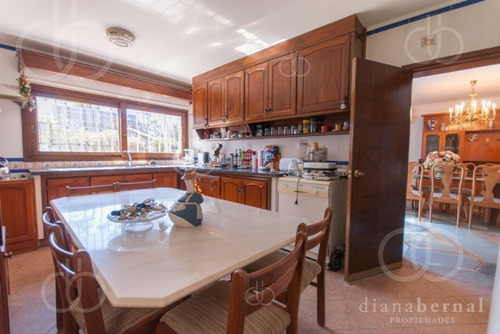 Punta Del Este, Casa En Mansa, 4 Dormitorios Y Piscina. - Ref: 43552