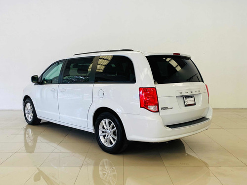 Imagen 13 de 15 de Dodge Grand Caravan 2019 3.7 Sxt+ At
