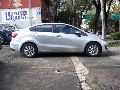 Imagen 10 de 13 de Kia Rio 1.6 Ex Sedán Mt