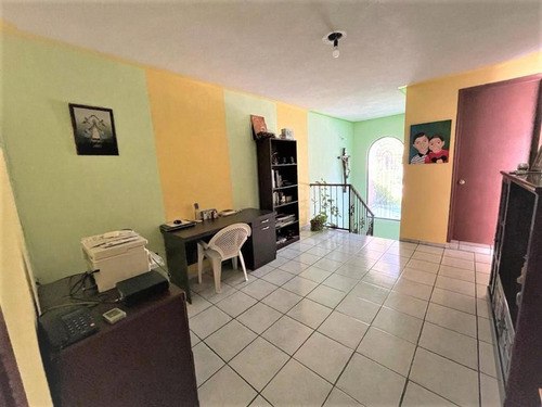 Casa Con Local En Venta En Lázaro Cárdenas, Querétaro