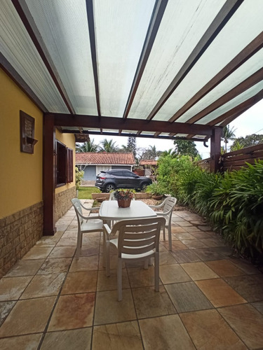 Ótima Casa Completa, Arejada Em Local Privilegiado.