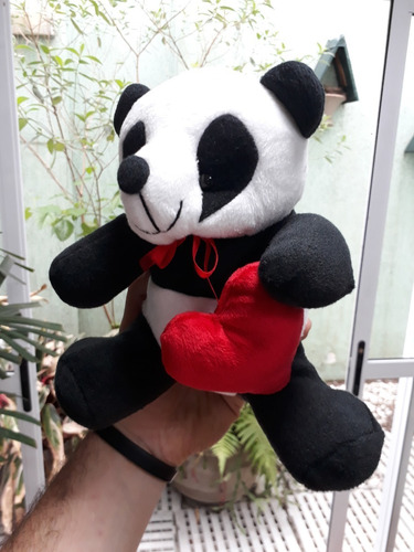 Mini Ursinho Panda 20cm Com Coração Presente Romântico