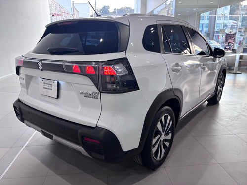 Suzuki S-cross 2023