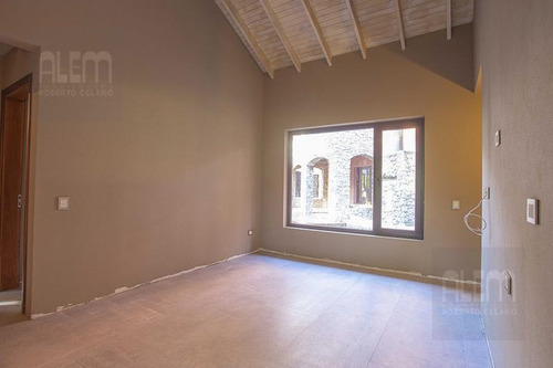 Hermosa Casona En St Thomas Este - Canning
