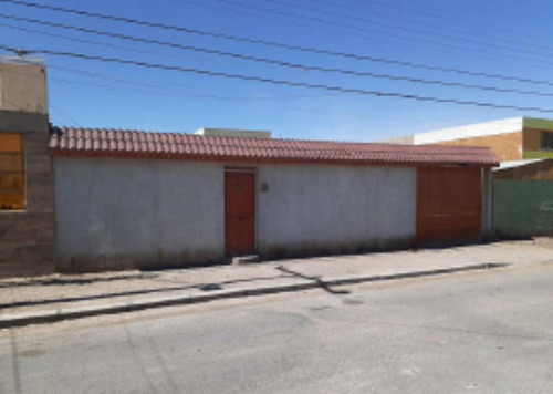Imagen 3 de 8 de Vivienda Cercana A Calles Principales De La Ciudad