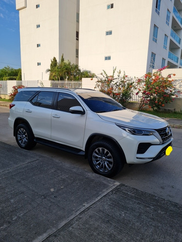 Toyota Fortuner 2.4 Diésel 