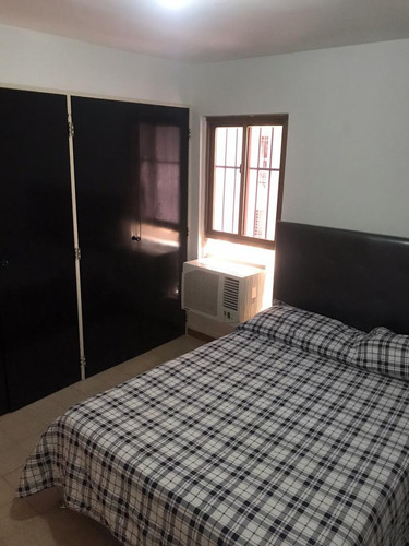 Imagen 6 de 14 de Eglée Suárez Vende Apartamento En Las Quintas (ina-080)