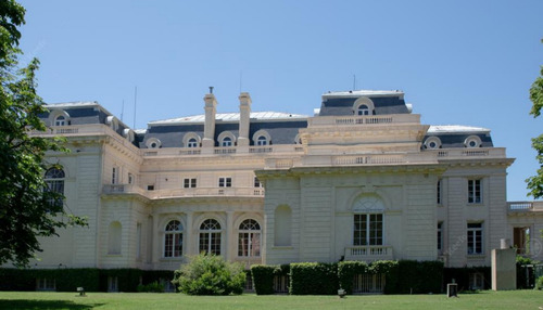 Casa Moderna En Abril Cc Con Gran Parque Y Quincho