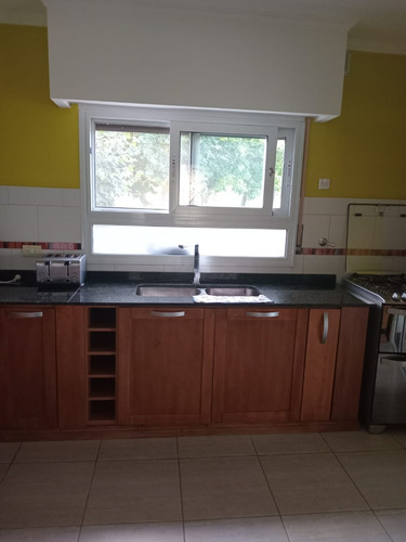 Casa Quinta En Venta En Azul Con Gran Lote