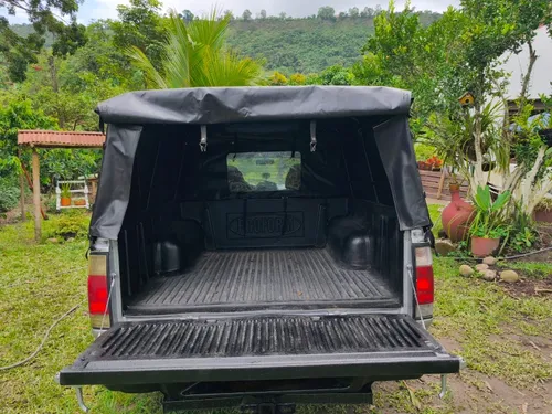 Nissan D22 Frontier 2.4 Ax D22