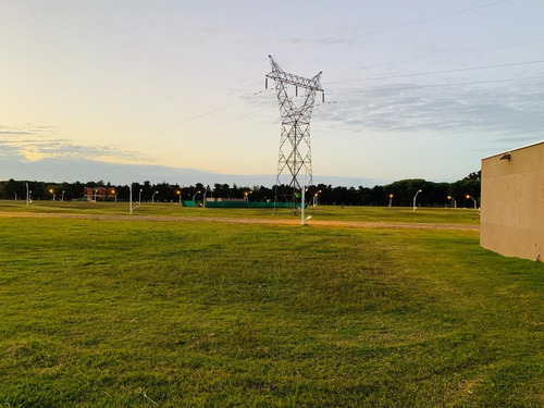 Venta De Lote De 300 M2 En Barrio Cerrado En Pueblo Esther.