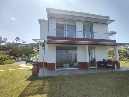 Venta Casa Campestre La Cabaña, Manizales. Cod  6202890