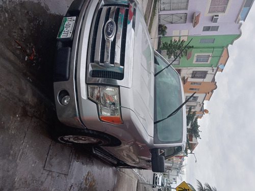 Imagen 2 de 8 de Ford Lobo