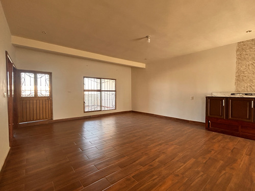 Casa En Venta En Villa Jardín, Lerdo, Durango