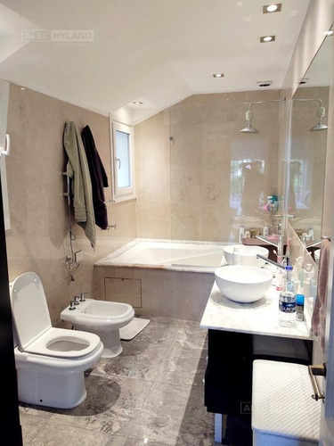 Imagen 13 de 24 de Casa 5 Ambientes En Venta - Acasusso-vias/libert. San Isidro